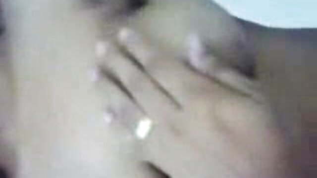 Harti luhur :  Boquete sexo a três com uma garota peituda entre dois schlongs enormes XXX vidéo sawawa 