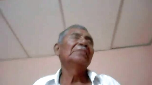 Harti luhur :  Querida madura brincando com uma adolescente XXX vidéo sawawa 