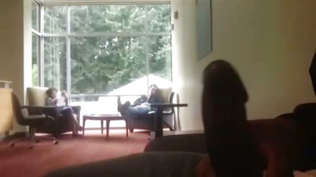 Harti luhur :  Garota negra com cílios postiços fazendo sexo interracial na piscina XXX vidéo sawawa 