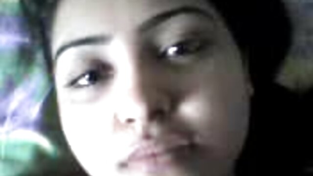 Harti luhur :  A garota ruiva está sendo transada por um cara careca enquanto o BF está assistindo XXX vidéo sawawa 