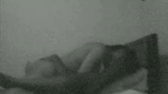 Harti luhur :  Padrasto luxurioso a foder esta menina morena de aparência doce XXX vidéo sawawa 
