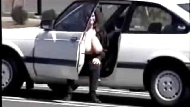 Harti luhur :  Duas garotas pornôs de peitos grandes para um jovem potente XXX vidéo sawawa 