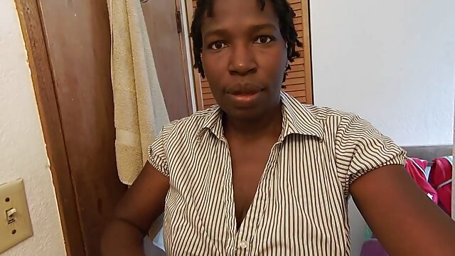Harti luhur : MILF canadense Makayla Cox pede desculpas ao vizinho por foder ao ar livre XXX vidéo sawawa