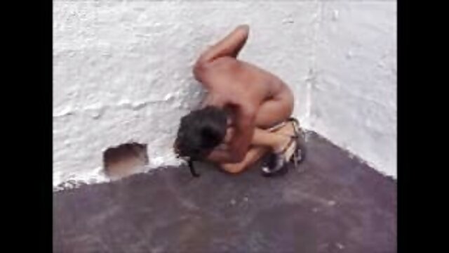 Harti luhur :  Três loiras deslumbrantes estão sendo fodidas por três garanhões eretos XXX vidéo sawawa 