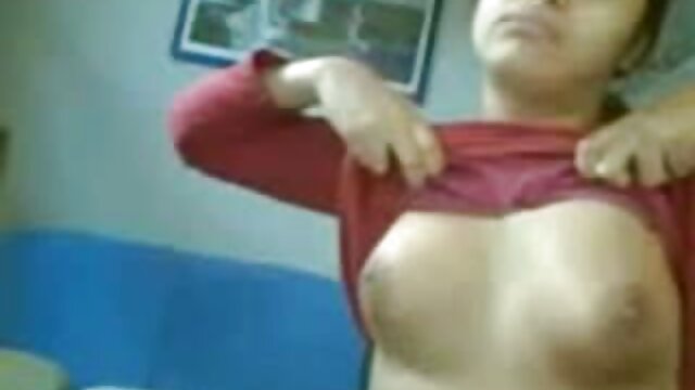 Harti luhur :  Si rambut coklat babe di kaos kaki bodas ieu mibanda kelamin di lantai XXX vidéo sawawa 