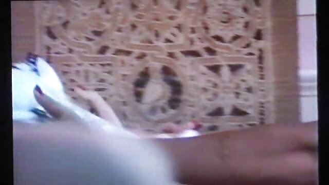 Harti luhur :  Dua sluts na salah bodo untung gaduh kelamin group di klub darkened XXX vidéo sawawa 