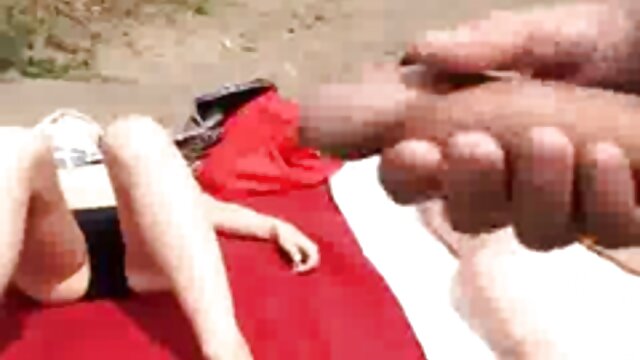 Harti luhur :  Dokter Melissa Lynn di kaos kaki beureum ngabagéakeun cock di cunt dicukur XXX vidéo sawawa 
