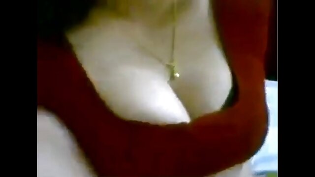 Harti luhur :  Dois milfs incrivelmente lindos são transados por um jovem garanhão XXX vidéo sawawa 