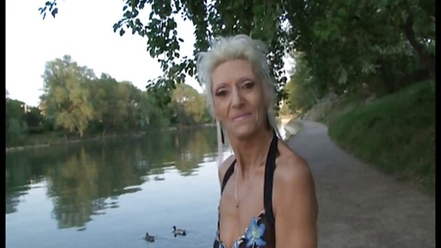 Harti luhur :  A esposa de pele clara fará de tudo para satisfazer seu marido XXX vidéo sawawa 