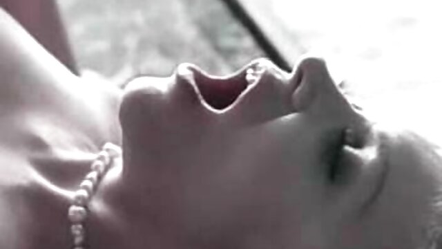 Harti luhur :  Menina morena com peitos grandes Brooke Wylde leva um tiro no ponto de vista XXX vidéo sawawa 