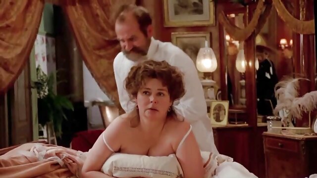 Harti luhur :  O cara com tesão está seguindo seu bebê com a câmera XXX vidéo sawawa 
