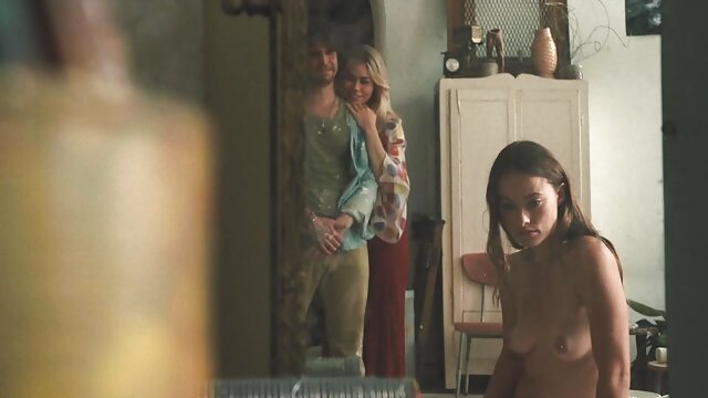 Harti luhur :  Dois casais desfrutam de sexo incrível ao ar livre perto de um pequeno lago privado XXX vidéo sawawa 