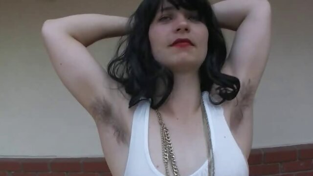Harti luhur :  Sexo lésbico antar-ras é interrompido por um cara XXX vidéo sawawa 