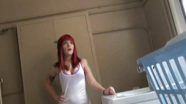 Harti luhur :  Lustful MILF geus meunang pussy buluan nya boneka ku salakina XXX vidéo sawawa 