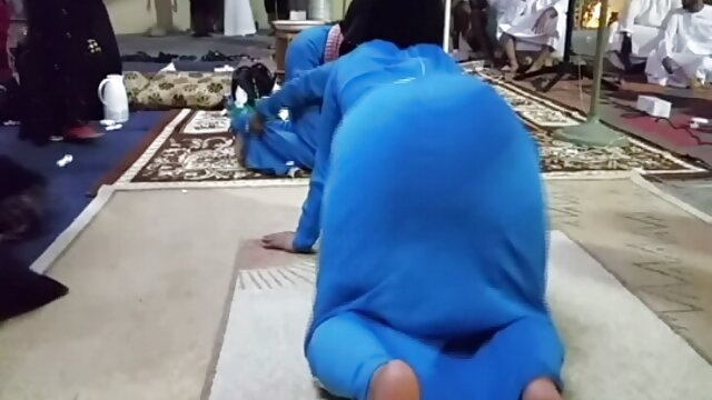 Harti luhur :  Katty Barat, adolescente esbelta, é fodida em um ménage à trois XXX vidéo sawawa 