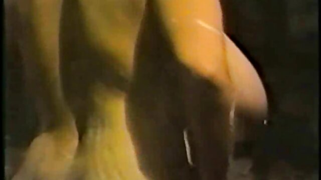 Harti luhur :  Gata morena alegre sendo trepada por um ladrão XXX vidéo sawawa 