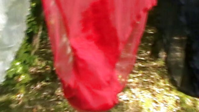 Harti luhur :  Closeup buraco traseiro se espalhando para pequena gata adolescente em meia arrastão XXX vidéo sawawa 