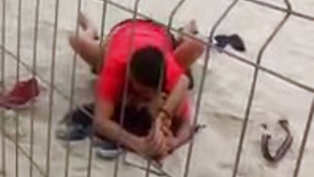 Harti luhur :  Mulher negra seksi fodida por um garanhão branco em um grande tabuleiro de xadrez XXX vidéo sawawa 