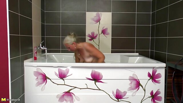 Harti luhur :  Lesbian MILF usa vibrador rosa e cinta para satisfazer a bunda teu adolescente XXX vidéo sawawa 