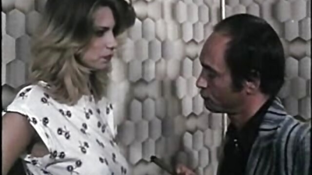 Harti luhur : Petite adolescente de cabelo escuro fica com sua boceta e bunda de hardcore XXX vidéo sawawa