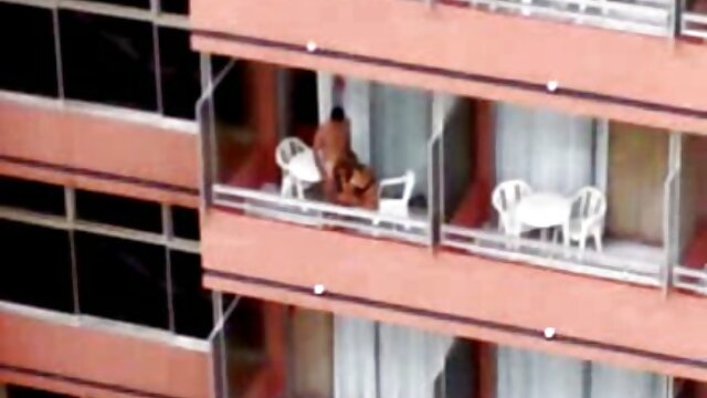 Harti luhur :  Krissy Lynn satisfaz o desejo de ser fodida por um jovem rapaz da piscina XXX vidéo sawawa 