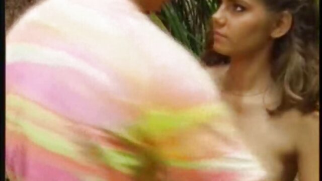 Harti luhur :  Loira viciada em sexo anal pegando um pandanarum grande no cu escancarado XXX vidéo sawawa 
