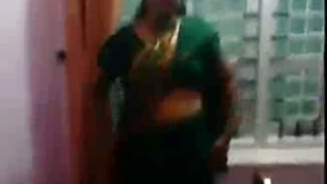Harti luhur : A kéla morena fica com um pandanarum enorme na boca e um muff no estúdio de sexo XXX vidéo sawawa